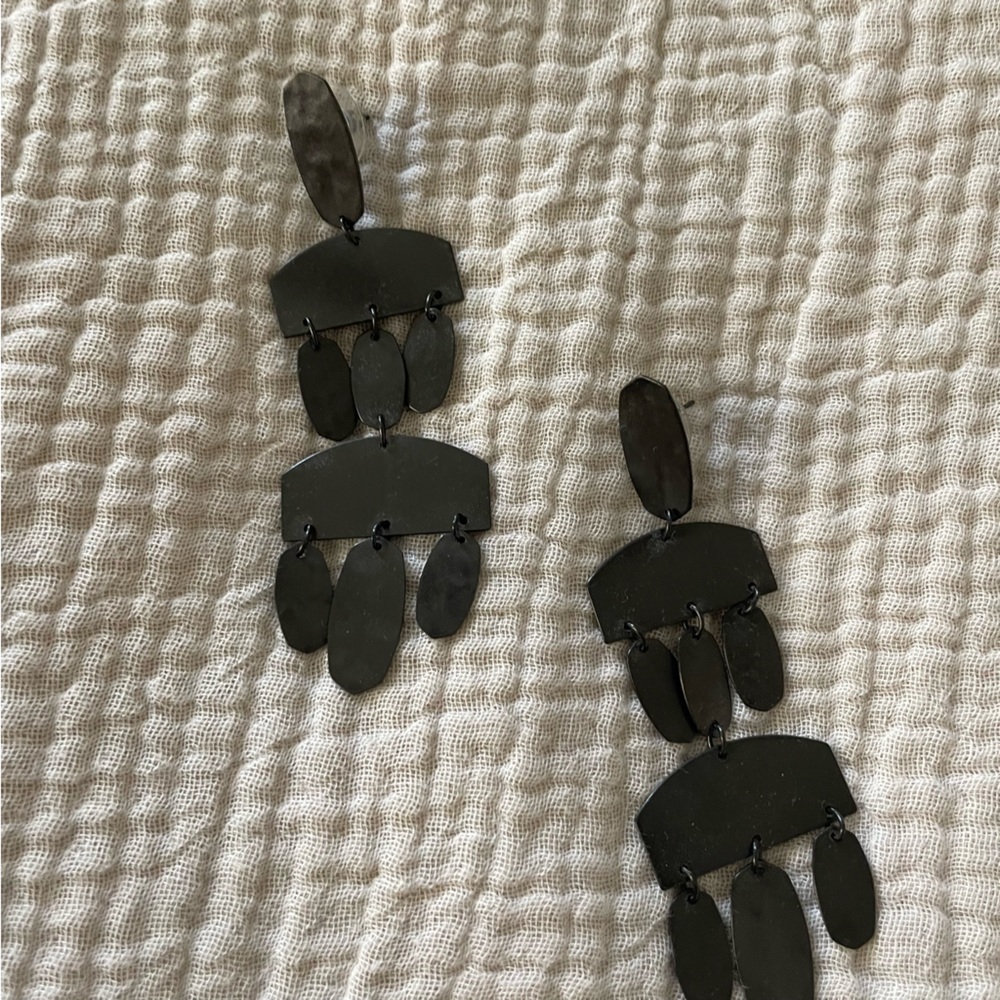 Kendra Scott Black Chandelier Dangle Earrings